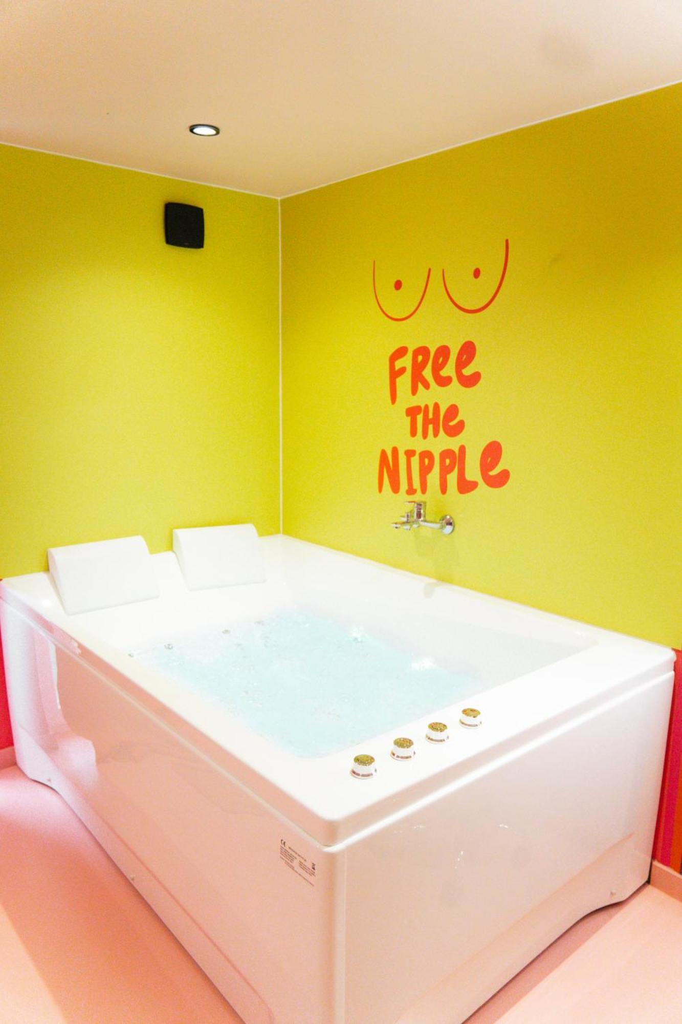 Capsule Girl Power Spa - Balneo - Sauna - Karaoke - Billard - 2 Chambres ชาร์เลอรัว ภายนอก รูปภาพ