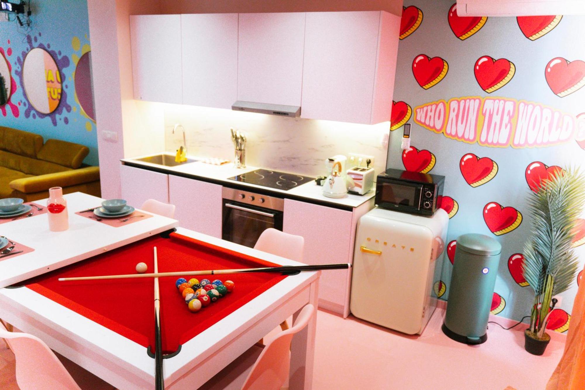 Capsule Girl Power Spa - Balneo - Sauna - Karaoke - Billard - 2 Chambres ชาร์เลอรัว ภายนอก รูปภาพ