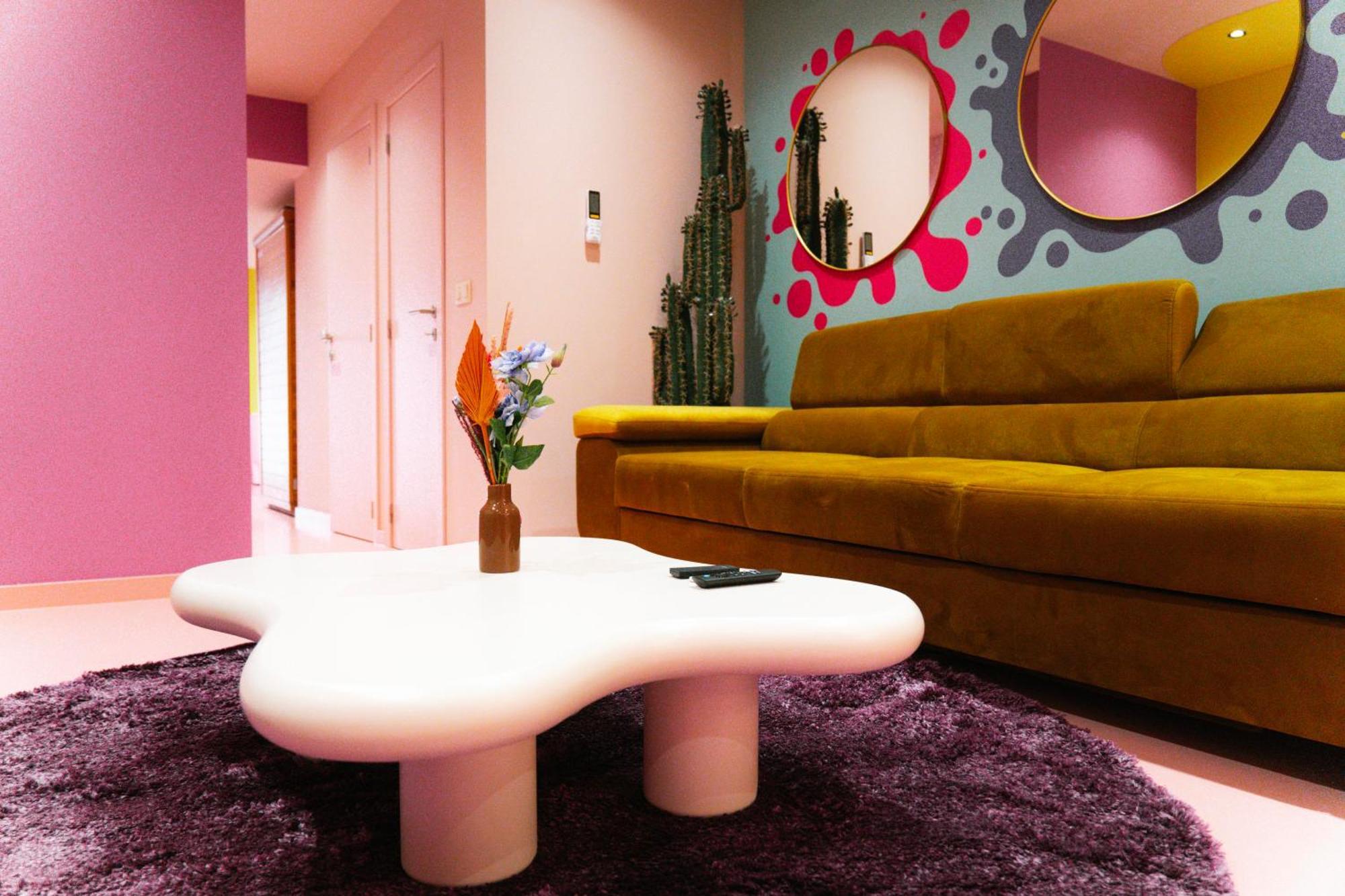 Capsule Girl Power Spa - Balneo - Sauna - Karaoke - Billard - 2 Chambres ชาร์เลอรัว ภายนอก รูปภาพ