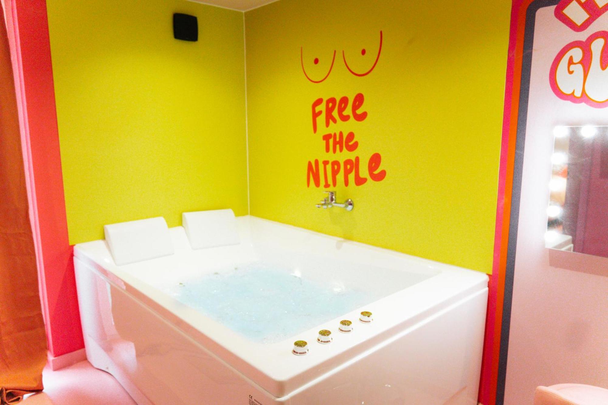 Capsule Girl Power Spa - Balneo - Sauna - Karaoke - Billard - 2 Chambres ชาร์เลอรัว ภายนอก รูปภาพ