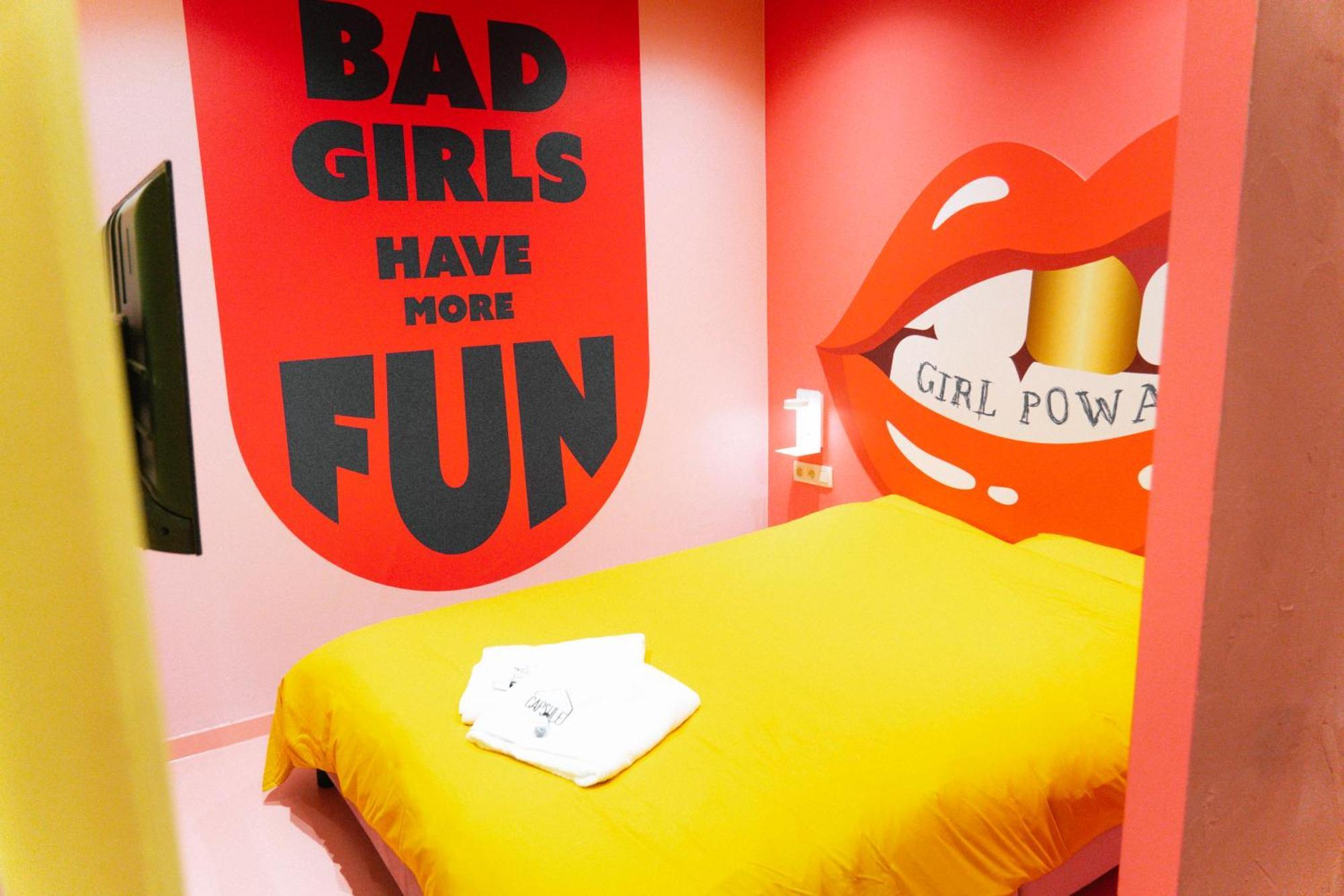 Capsule Girl Power Spa - Balneo - Sauna - Karaoke - Billard - 2 Chambres ชาร์เลอรัว ภายนอก รูปภาพ